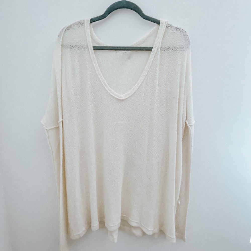 Loose cream Sweater